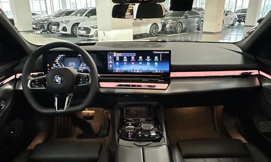 BMW 5-Series 520i M Sport, 2025