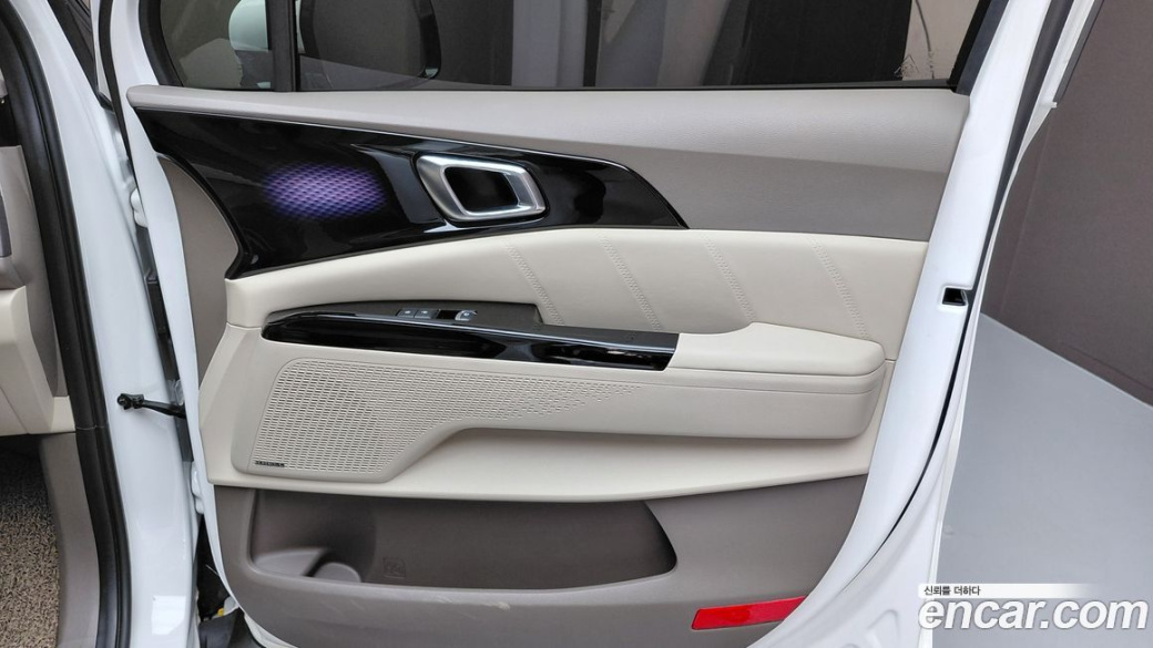 Kia Carnival 7-Seater Signature, 2023