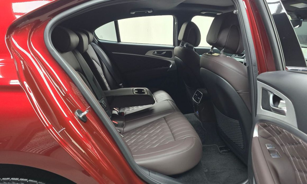 Genesis G70 Gasoline 2.5T 4WD, 2025