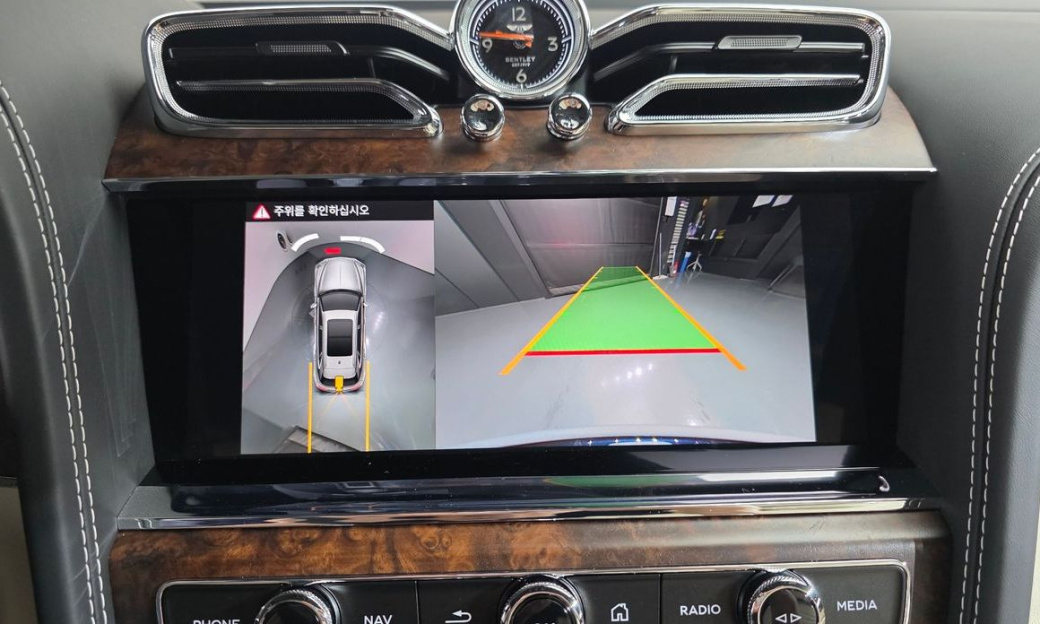 Bentley Bentayga 4.0 V8 EWB Azure, 2025