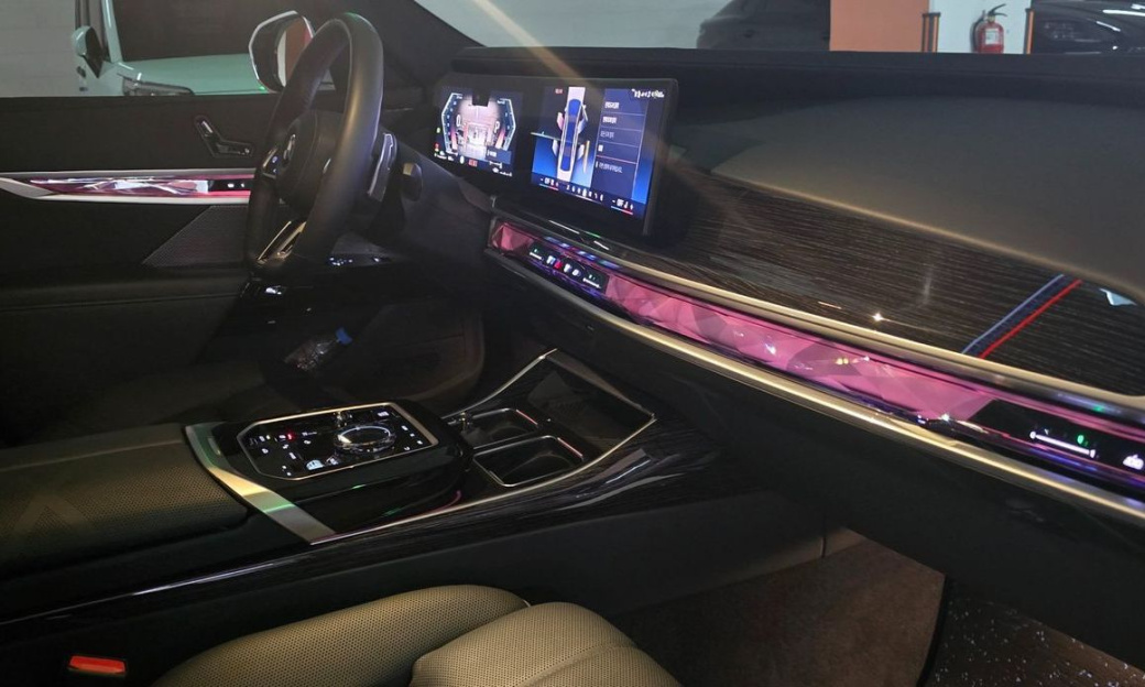 BMW 7-Series 740i xDrive M Sport, 2025
