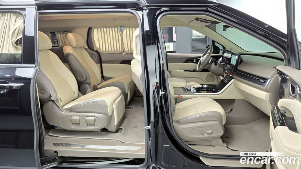 Kia Carnival 7-Seater Hi-Limousine, 2023