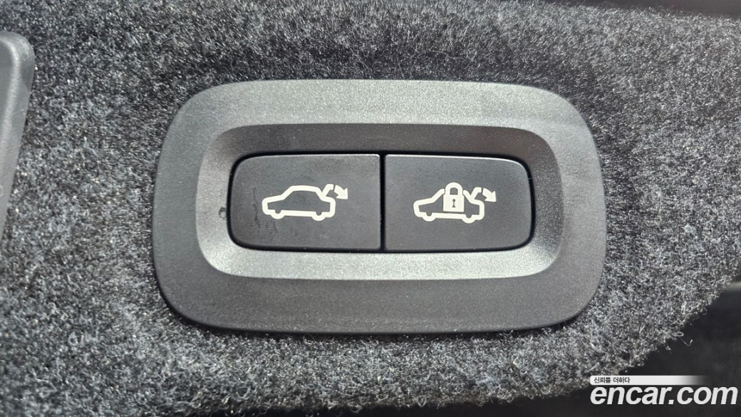 Volvo S60 B5 Ultimate Dark, 2024