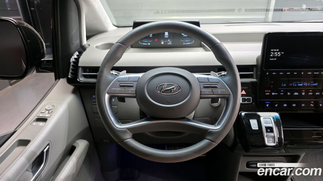 Hyundai Staria 2WD Camping Car, 2024