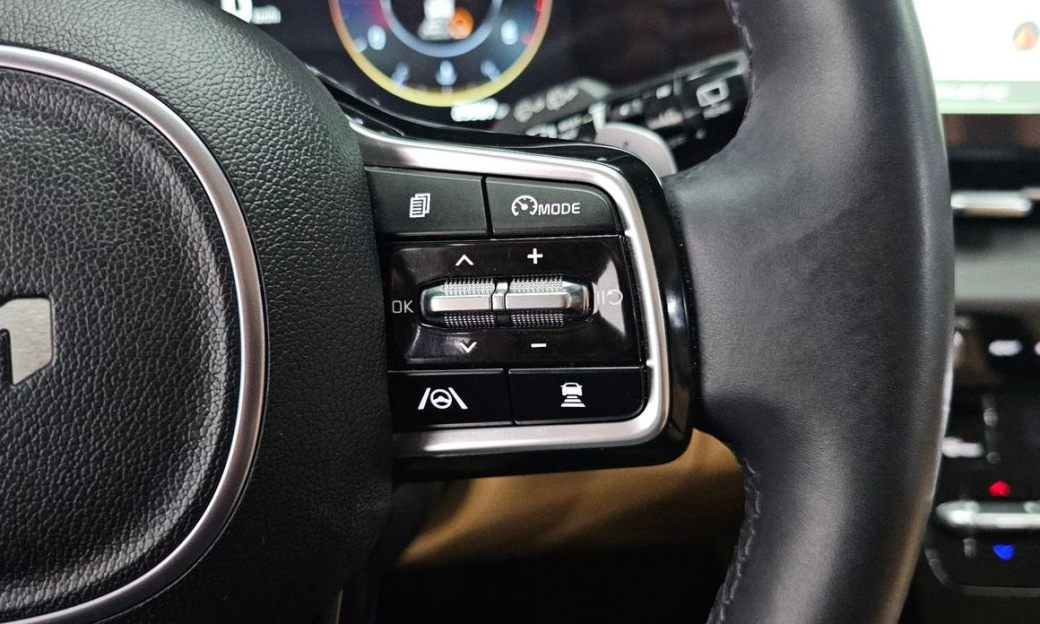 Kia Carnival 9-Seater Signature, 2023