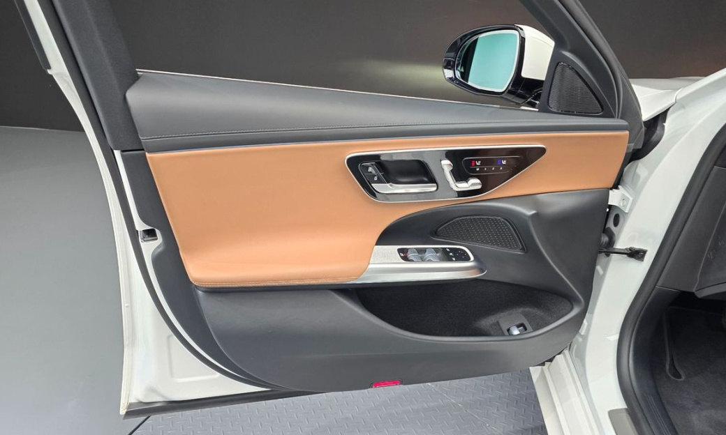 Mercedes-Benz E-Class E200 Avantgarde, 2024