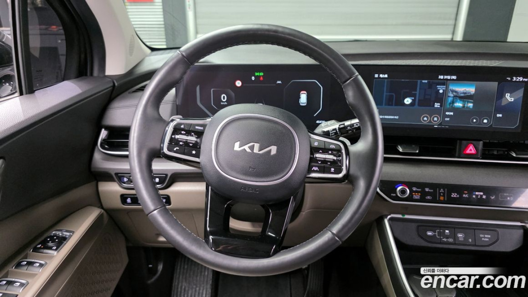 Kia Carnival 9-Seater Prestige, 2024