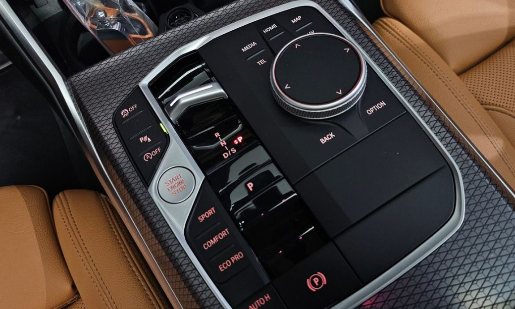 BMW 3-Series 320i M Sport, 2024