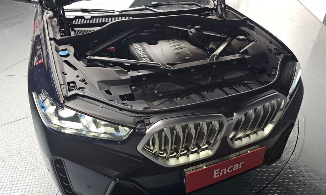BMW X6 xDrive40i M Sport, 2025