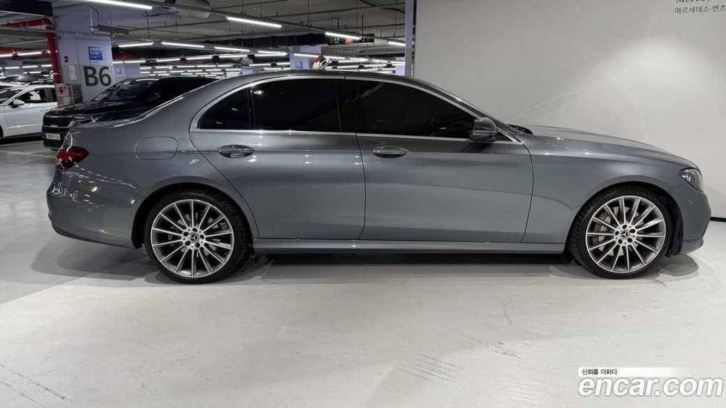 Mercedes-Benz E-Class E350 4MATIC AMG Line, 2022