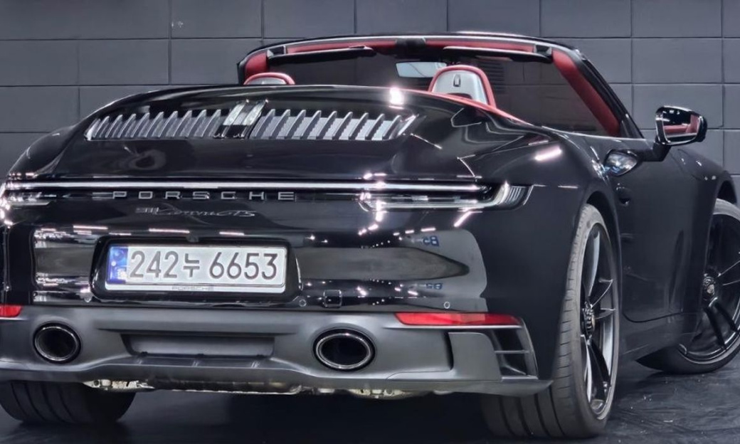 Porsche 911 Carrera GTS Cabriolet, 2023