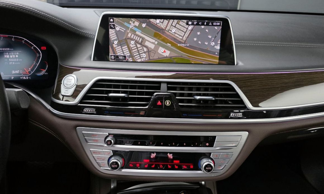 BMW 7-Series 740Li xDrive Design Pure Excellence, 2022