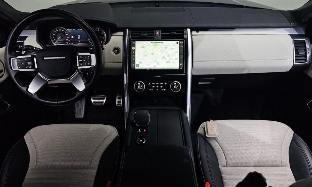 Land Rover Discovery P360 R-Dynamic SE, 2023