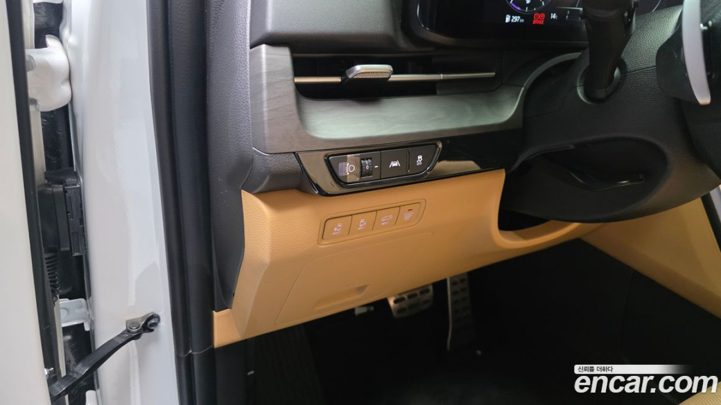Kia Carnival 9-Seater Noblesse, 2023