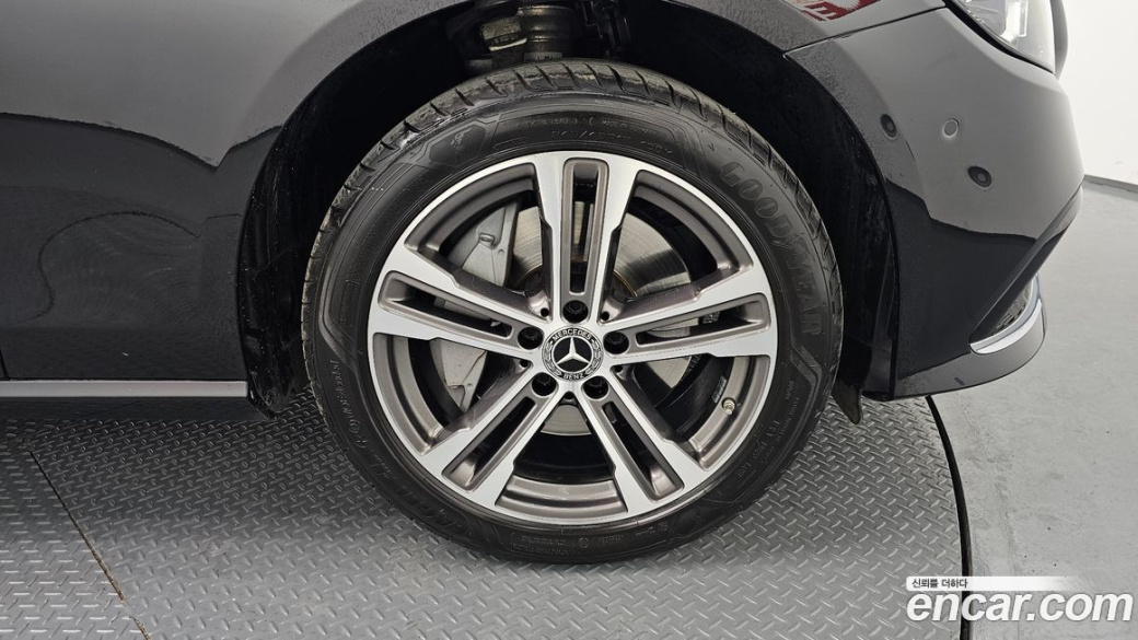 Mercedes-Benz E-Class E350 4MATIC Avantgarde, 2022