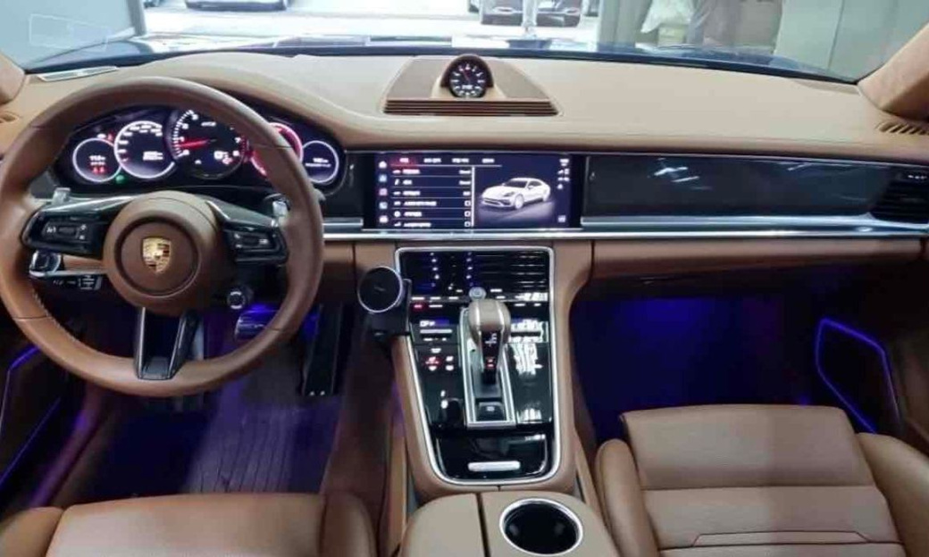 Porsche Panamera 4.0 GTS, 2023