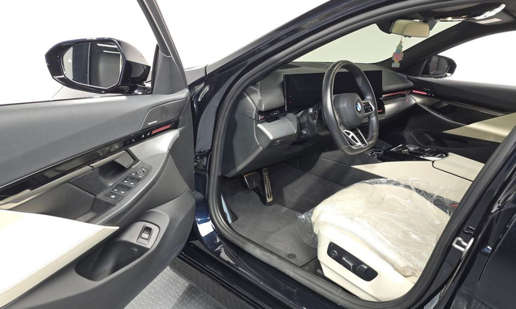 BMW 5-Series 520i M Sport, 2024
