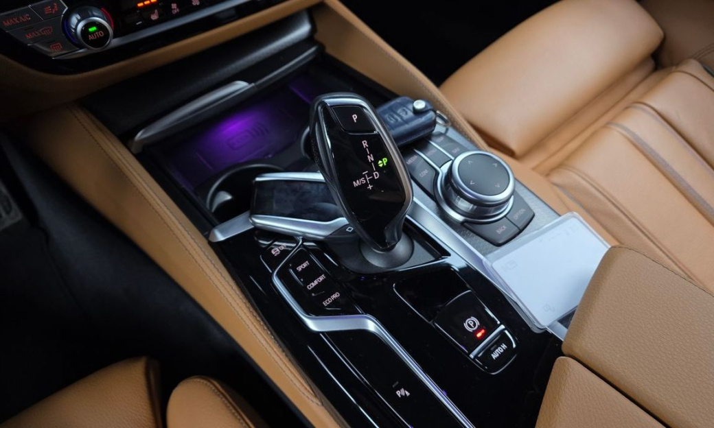 BMW 5-Series 520i M Sport, 2022
