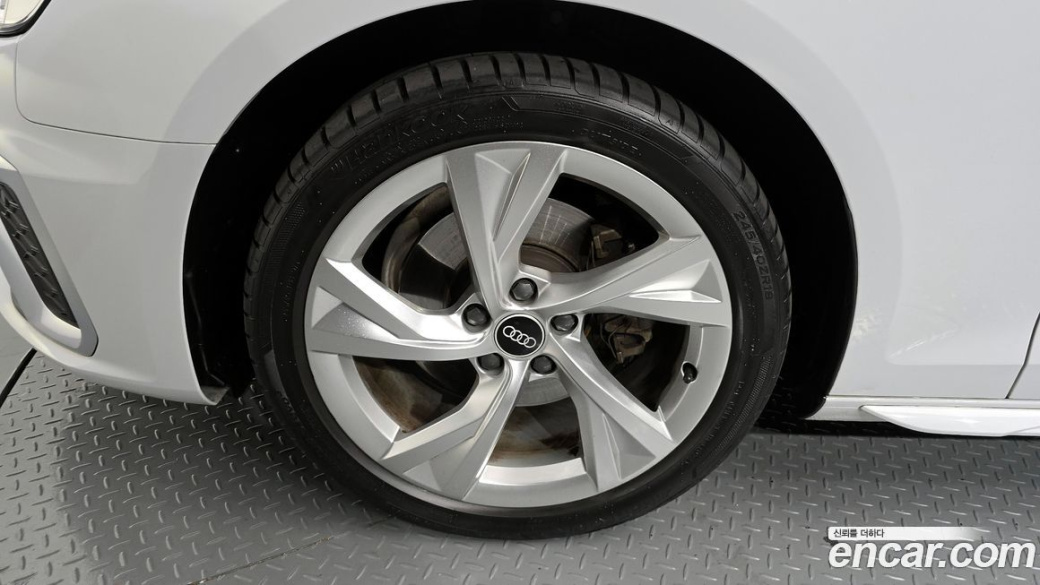 Audi A4 40 TFSI Premium, 2021