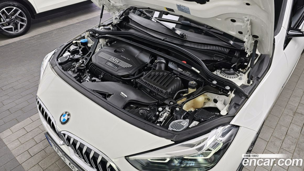 BMW 2-Series 220i M Sports, 2023