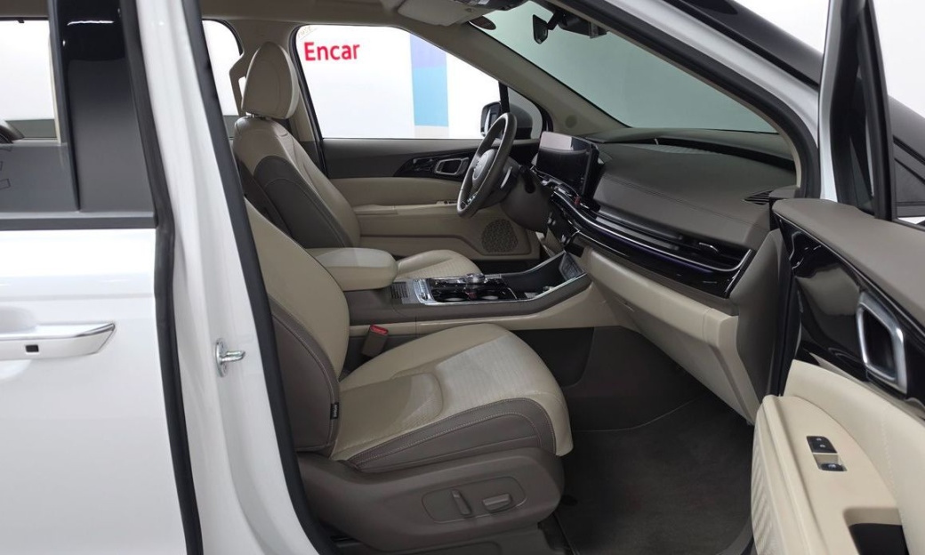 Kia Carnival 7-Seater Signature, 2024