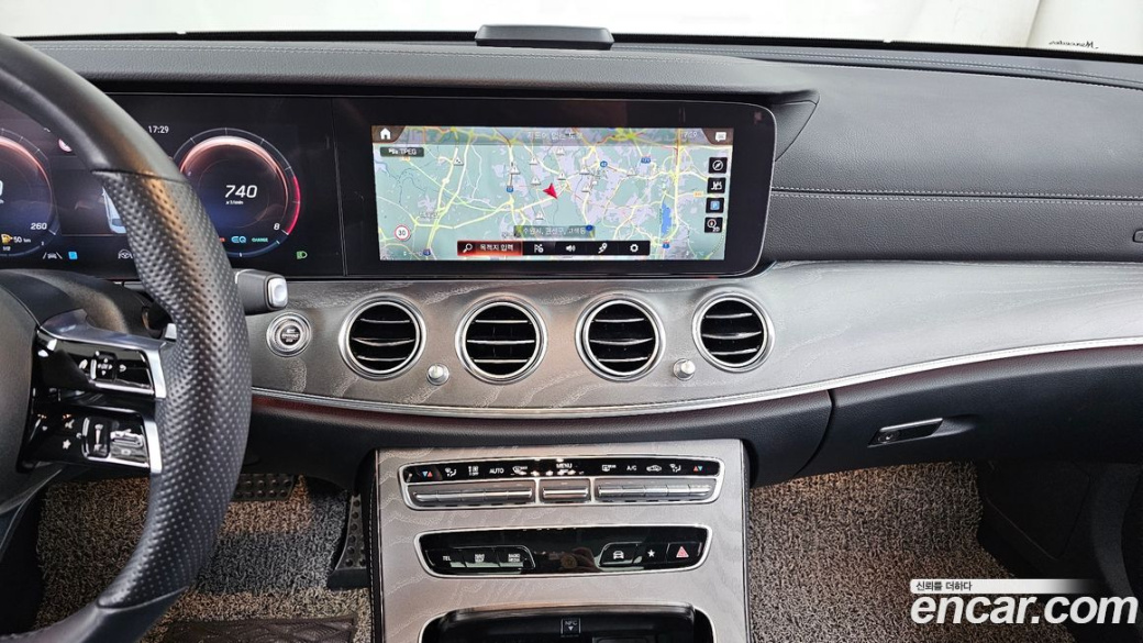 Mercedes-Benz E-Class E350 4MATIC AMG Line, 2022