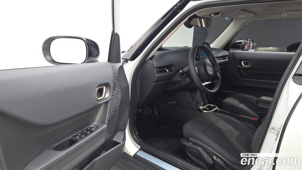 Mini Cooper 5Door Essential, 2025