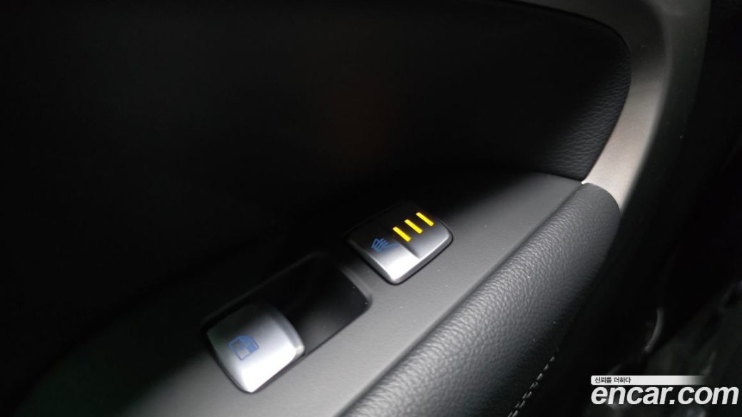 Genesis G70 Gasoline 2.0T 4WD, 2022