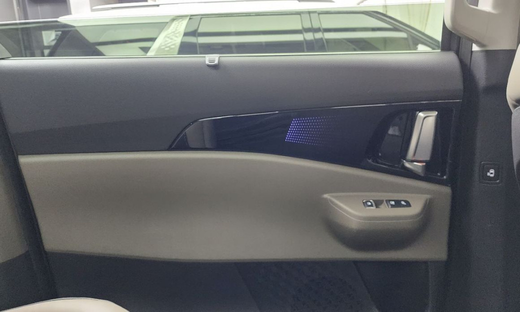 Kia Carnival 7-Seater Gravity, 2025