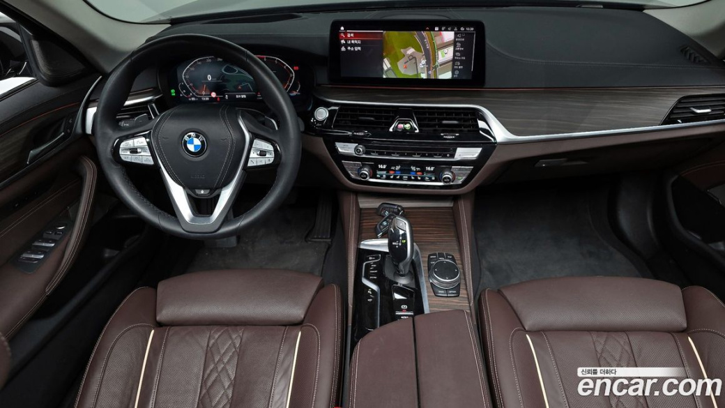 BMW 5-Series 530i xDrive Luxury, 2023