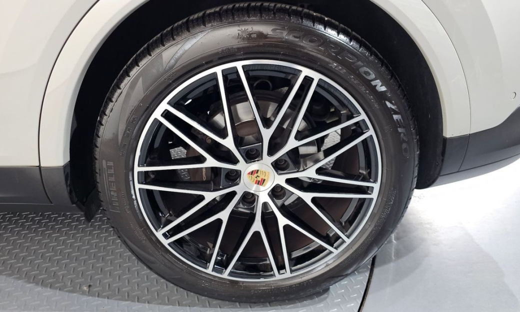 Porsche Cayenne 3.0, 2024