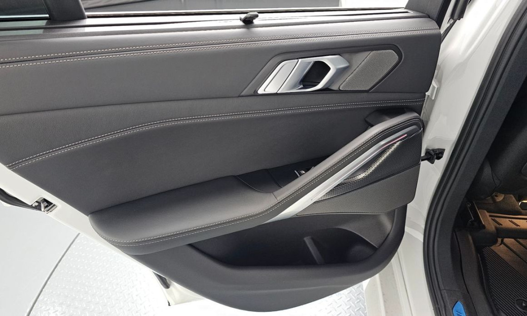 BMW X6 xDrive40i M Sport, 2023