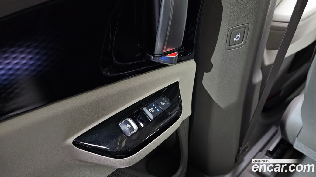 Kia Carnival 9-Seater Hi-Limousine, 2022