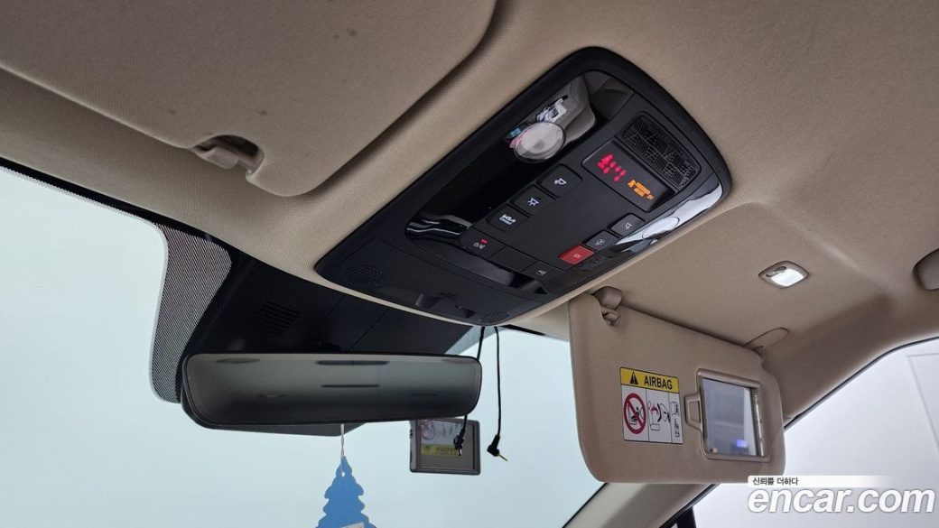 Kia Carnival 7-Seater Signature, 2024