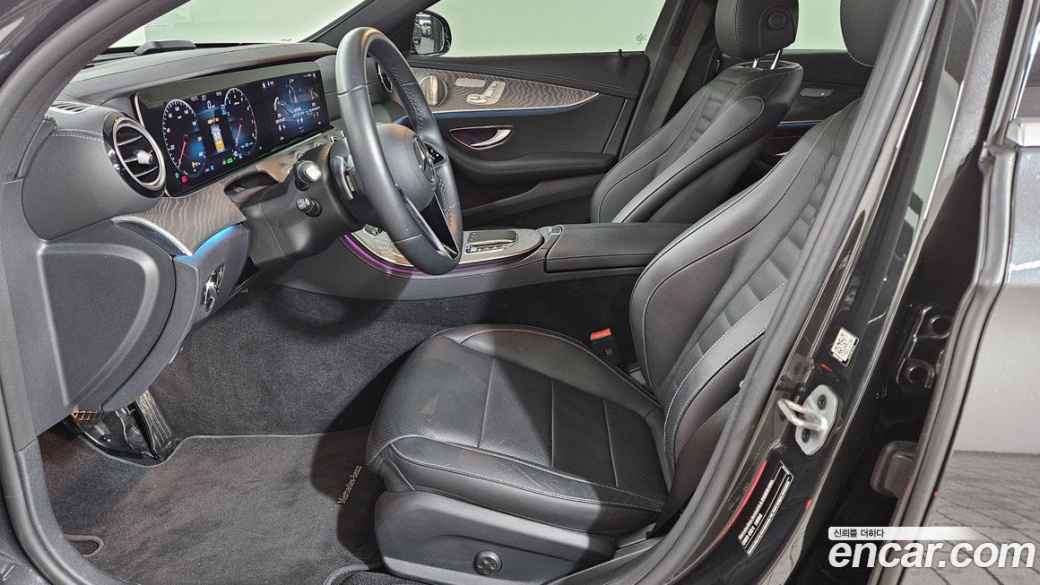 Mercedes-Benz E-Class E350 4MATIC Exclusive, 2023