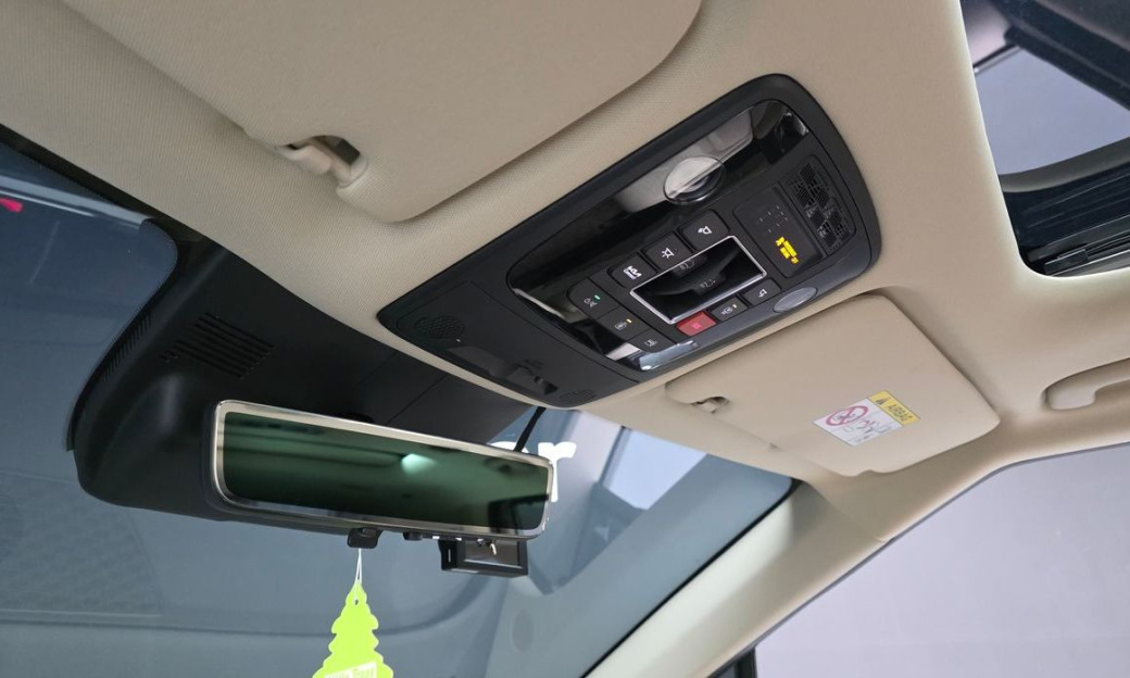 Kia Carnival 9-Seater Signature, 2025