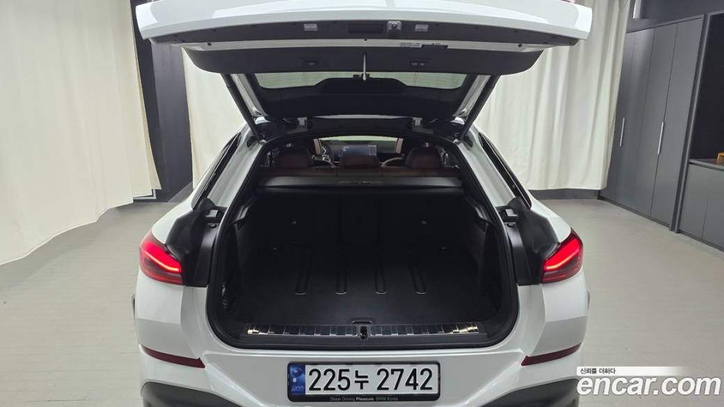 BMW X6 xDrive40i M Sport, 2025