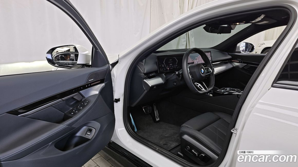 BMW 5-Series 520i M Sport, 2024
