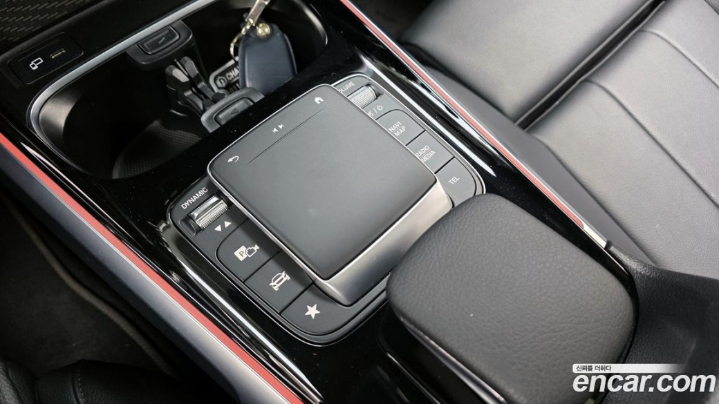 Mercedes-Benz GLB-Class GLB220, 2021