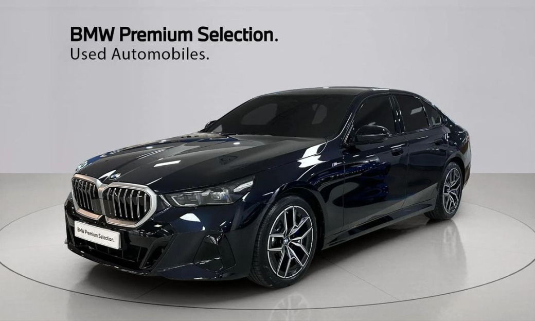 BMW 5-Series 520i M Sport, 2025