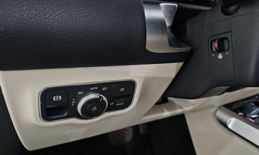 Mercedes-Benz GLB-Class GLB200 d, 2024