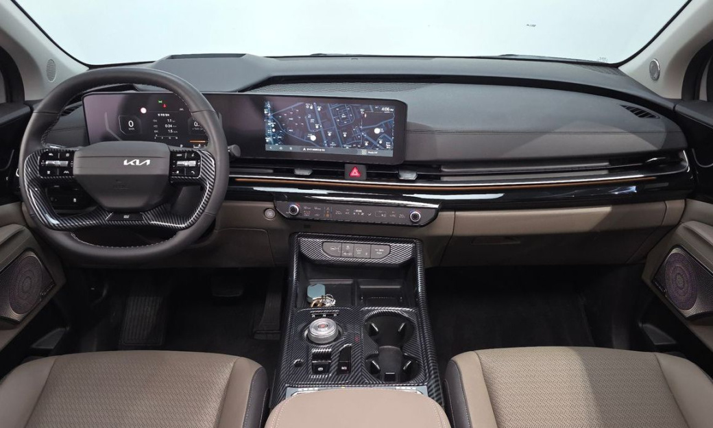 Kia Carnival 9-Seater Gravity, 2025