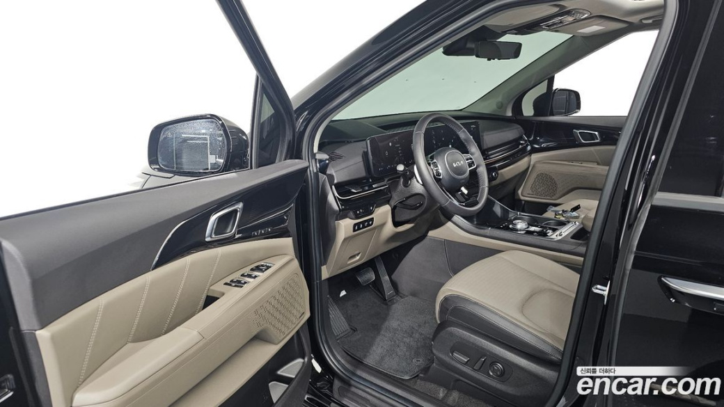 Kia Carnival 7-Seater Gravity, 2024