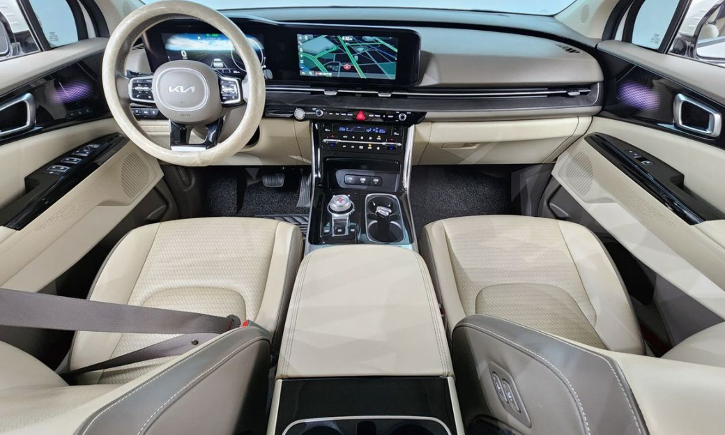 Kia Carnival 7-Seater Signature, 2022