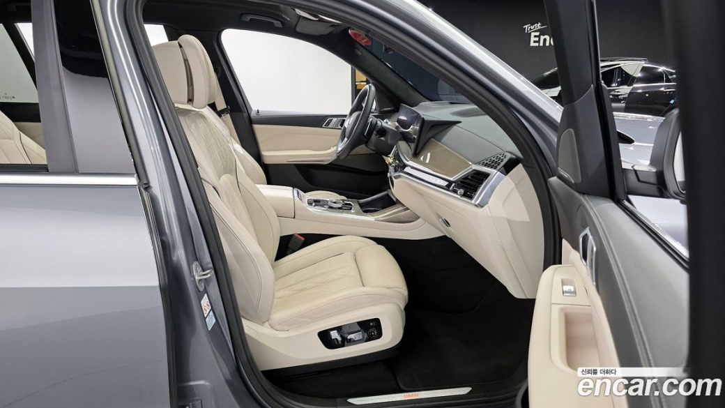 BMW X7 xDrive 40i Design Pure Excellence 6-Seater, 2023
