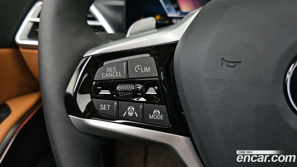 BMW 3-Series 320i, 2025