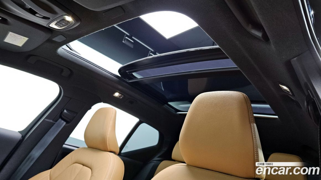 Volvo XC40 B4 Inscription, 2022