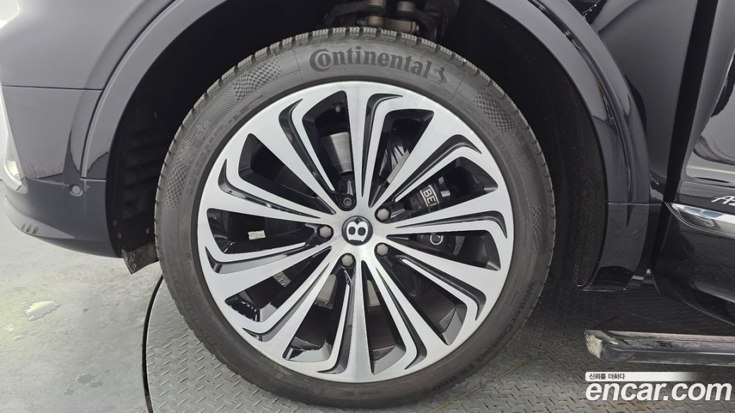 Bentley Bentayga 4.0 V8 Azure, 2023