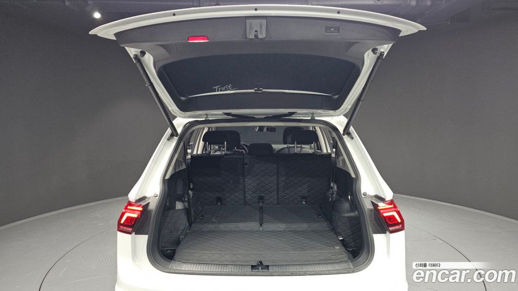 Volkswagen Tiguan 2.0 TSI Prestige, 2023