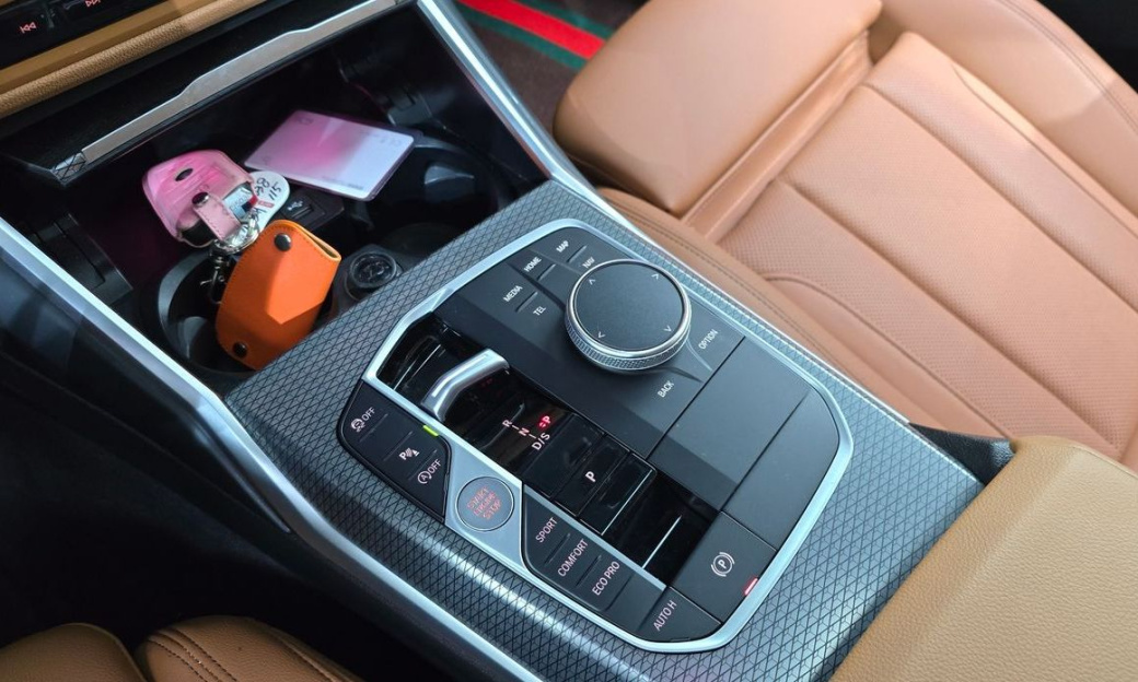 BMW 3-Series 320i M Sport, 2023